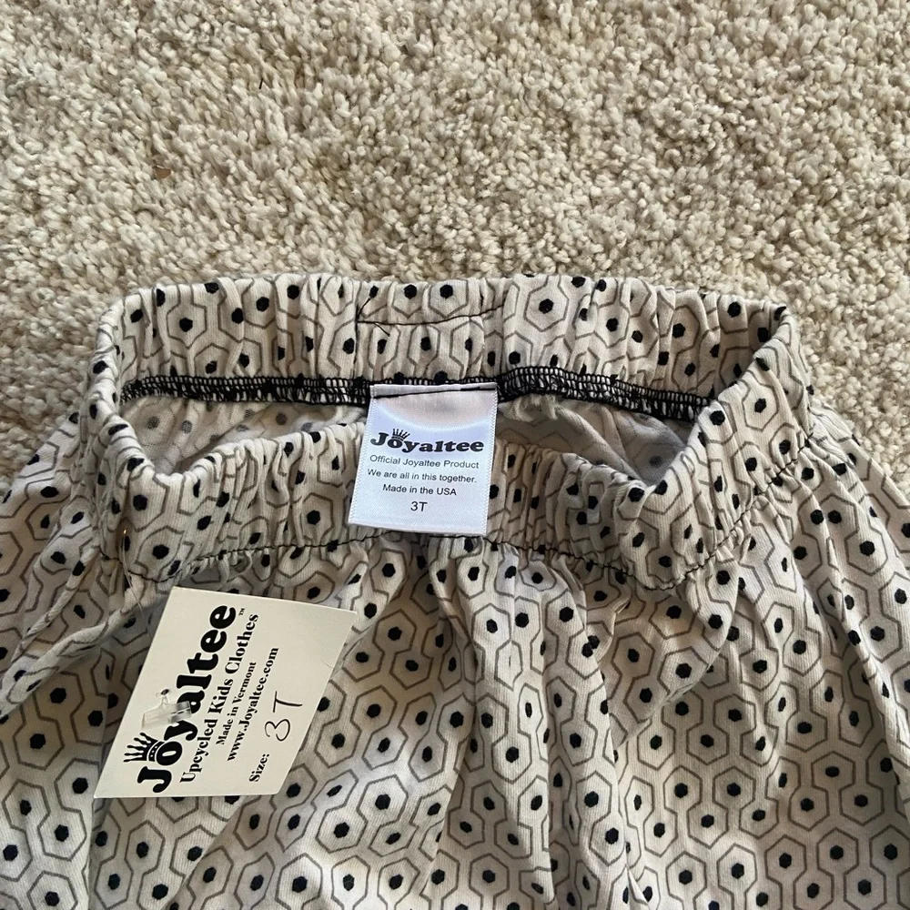NWT Joyaltee harem pant 3T. Black and White. - Picture 3 of 3